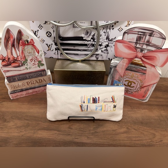 Canvas Pencil Case with Colorful Books Design and Quote - Picture 2 of 3